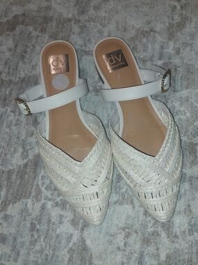 Dolce Vita Domain Raffia Flat Pointed-Toe Mules